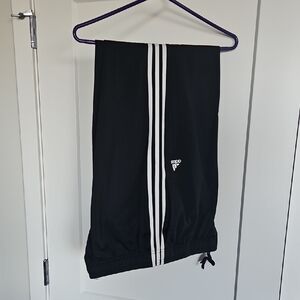 Adidas XL essentials